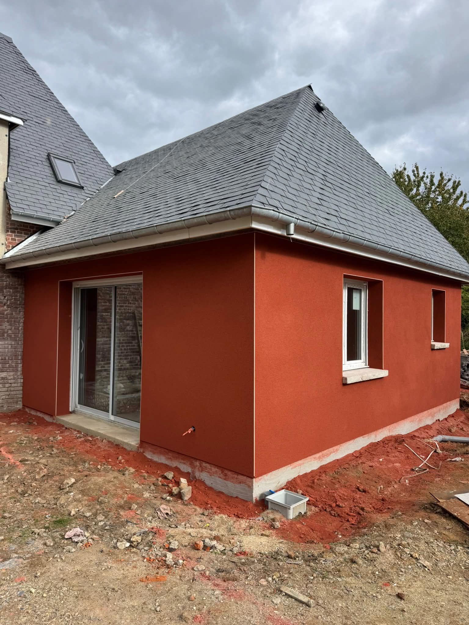 Réalisation d'enduit projeté 14 – Meydan Ravalement 76